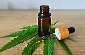What’s the Difference Between CBD Oil and CBD Tinctures?